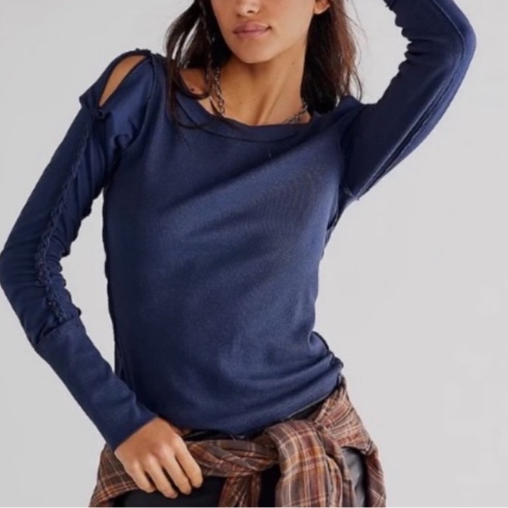 NWT Free People We The Free Daisy Chain
Cuff Blouse Top